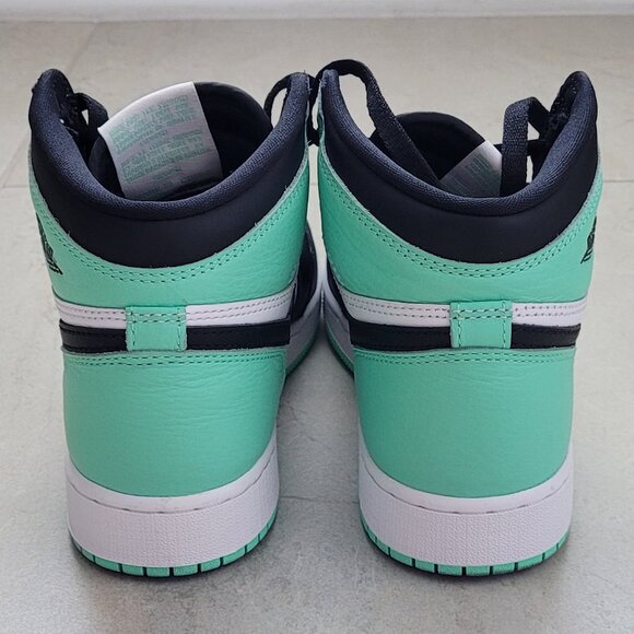 Nike Air Jordan 1 Retro High OG GS White Black Green Glow Size 5.5Y/7W - Picture 7 of 10